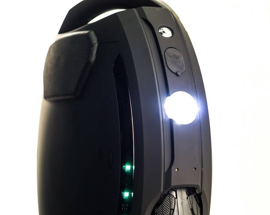 Monokoleso-Kingsong-KS-18L-black-matte-17